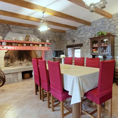 Holiday Eda Holiday home Buzet