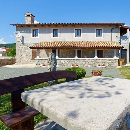 Holiday Eda Holiday home Buzet